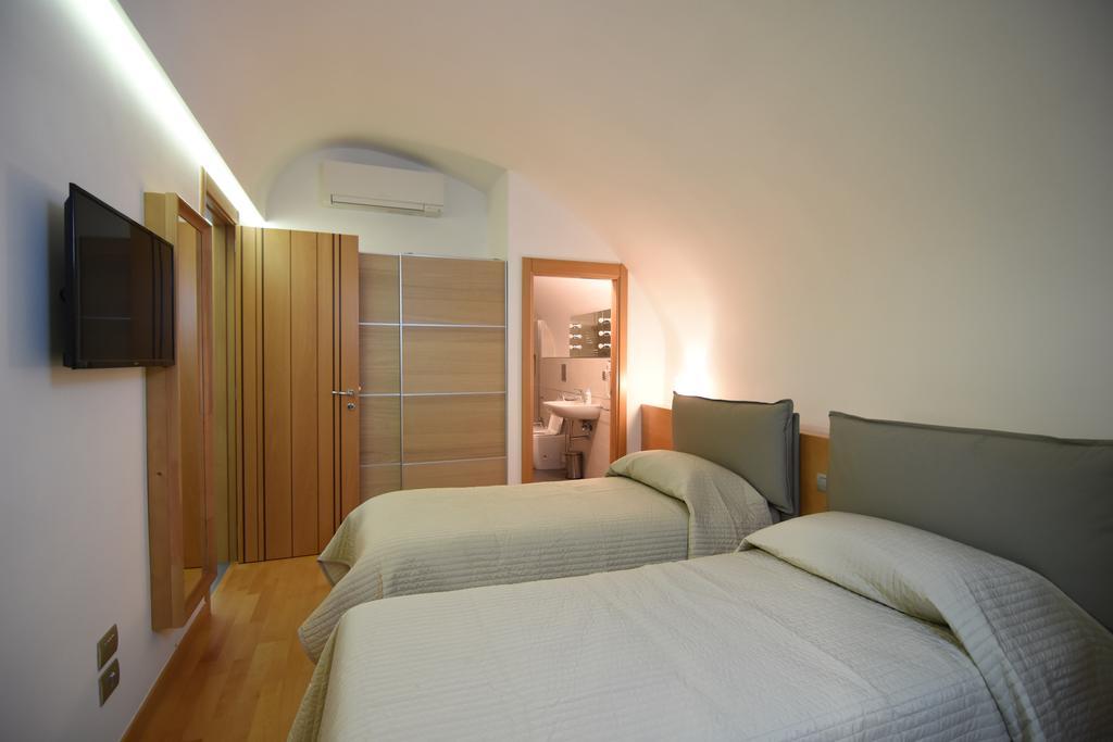 La Strada Parlata Hotel Napoli Ngoại thất bức ảnh